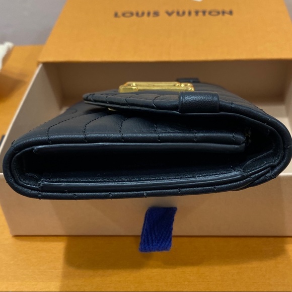LOUIS VUITTON
Black Leather New Wave Compact Wallet - Picture 6 of 14